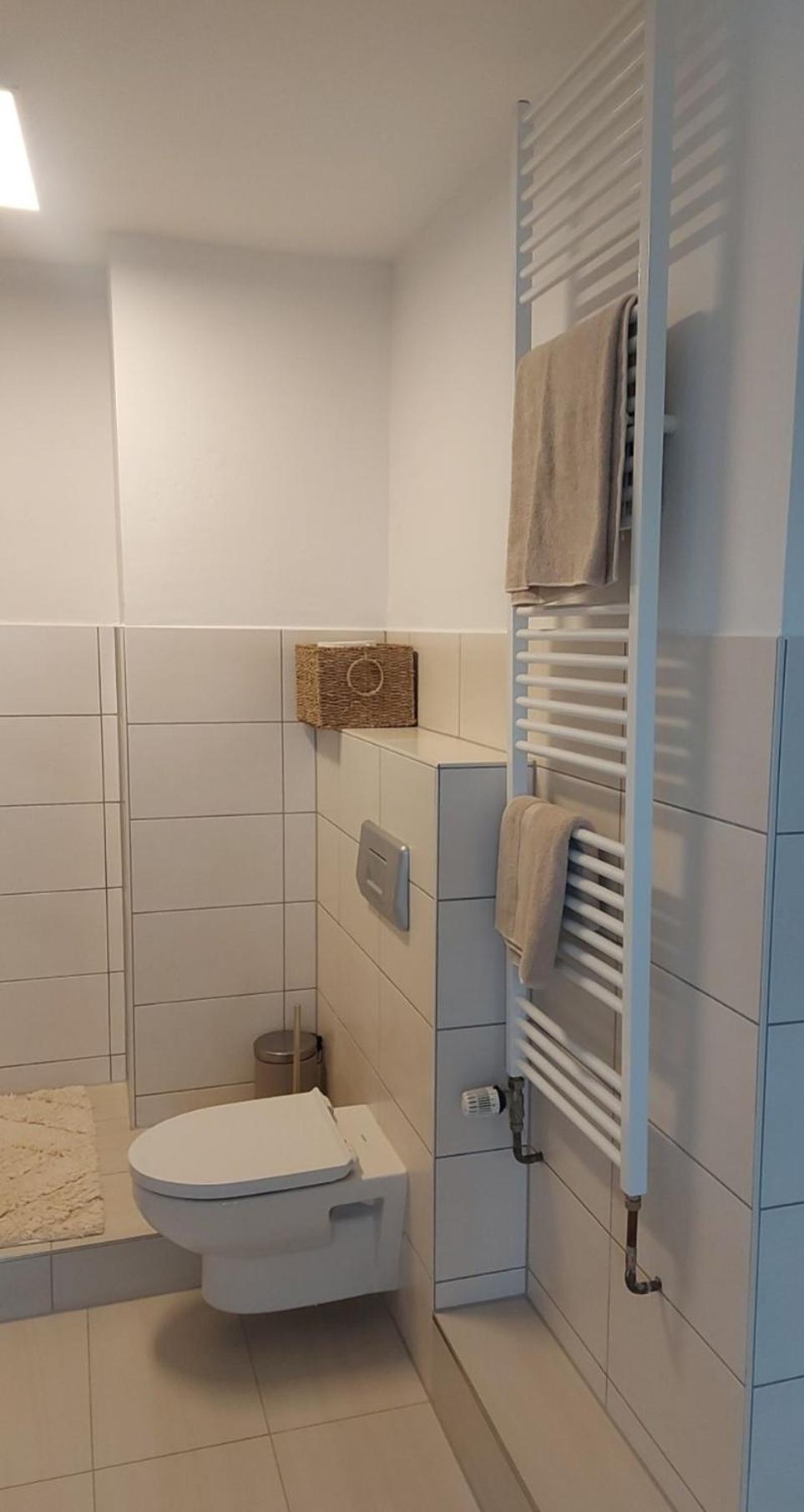 Stilvolle Ferienwohnung Free Parking, Space, Wlan Niestetal Eksteriør billede