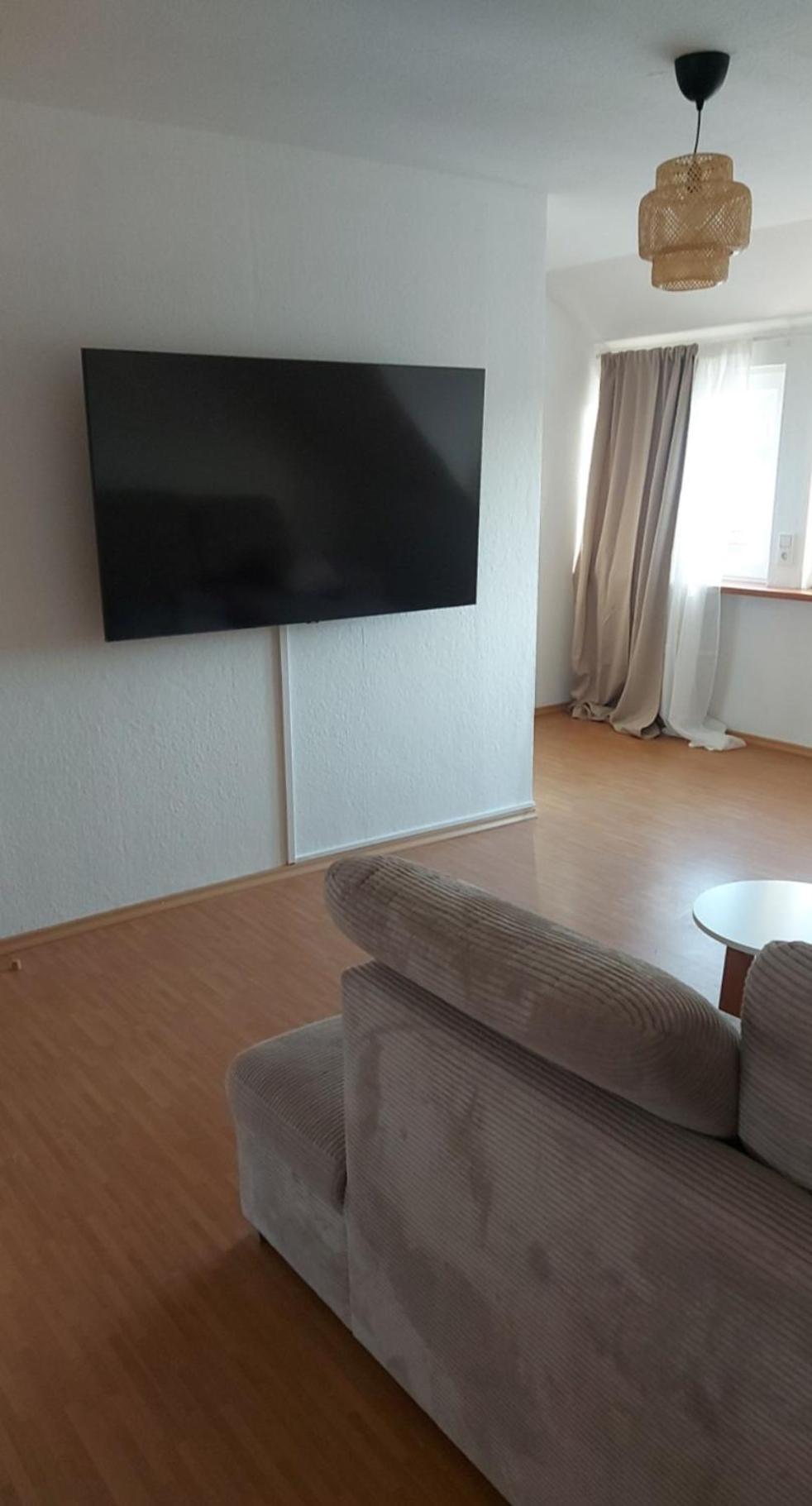 Stilvolle Ferienwohnung Free Parking, Space, Wlan Niestetal Eksteriør billede